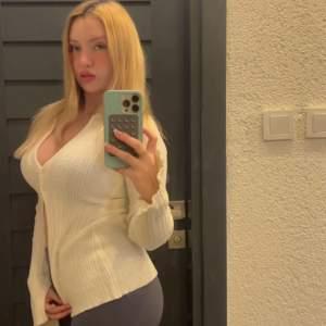 Aurası yüksek escort Ayliz. Saksoda iddaalıyım