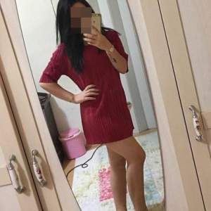 Bakımlı erkeklerle görüşen Sima