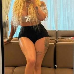 BALIKETLİ ASENA. Üniversite öğrencisiyim