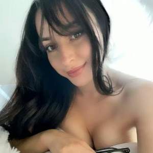 Bayan LEİLA. Üniversite öğrencisiyim