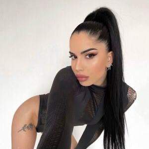 Bayan Melodi. Üniversite öğrencisiyim