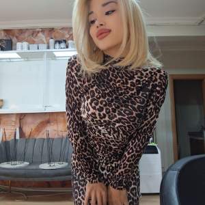 Escort Lina Üniversite öğrencisiyim