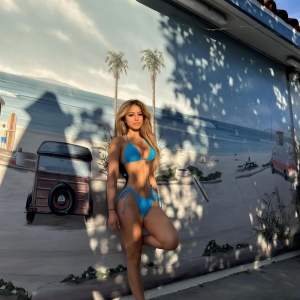 FİT beyaz tenli bayan Eyşan