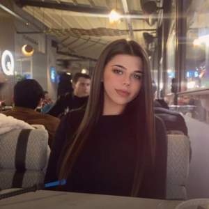 Kendi evinde buluşan ateşli bayan Beyza