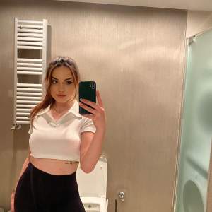 Kendi yeri olan escort Ezginur