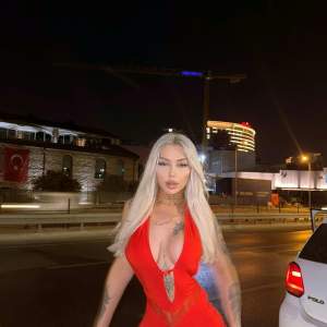 MAGDELENA SEKSAPEL ESCORT