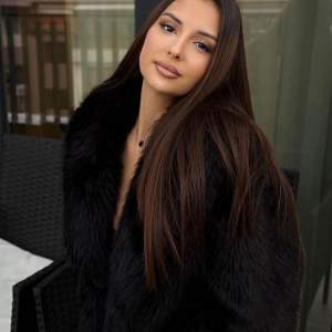 Oral sekste oldukça iddialı olan İlayda. Masaj