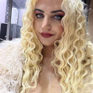 Samsunda Yini TRANS escort Bagnu