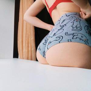 Taksiciyle arabada seks